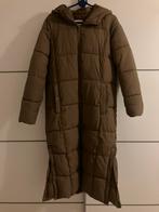 Lange pufferjas van WE fashion, Kleding | Dames, Jassen | Winter, WE, Beige, Ophalen of Verzenden, Zo goed als nieuw