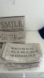 16 NIEUWE "linnen" toillettassen, Ophalen of Verzenden, Nieuw, Beige, Dame