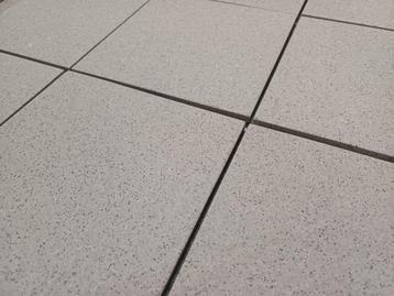 Opruiming vloertegels Kermos Graz R11 relïef grijs 15x15cm beschikbaar voor biedingen