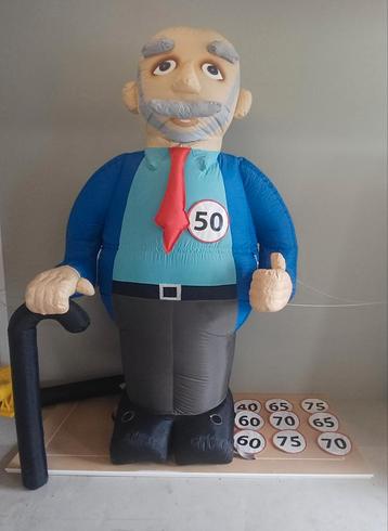 Opblaasfiguur Abraham beschikbaar voor biedingen