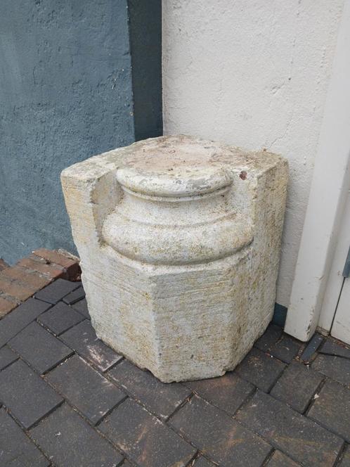 Antieke hardstenen zuil hoeksteen, blauwsteen pilaar, Tuin en Terras, Overige Tuin en Terras, Gebruikt, Ophalen
