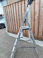 Altrex 4 treden trap, Doe-het-zelf en Verbouw, Ladders en Trappen, Ophalen of Verzenden, Zo goed als nieuw, Minder dan 2 meter