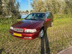 Volvo V70 2.4 140PK 2000 nieuwe apk + beurt, Voorwielaandrijving, Stoelverwarming, Zwart, 1436 kg