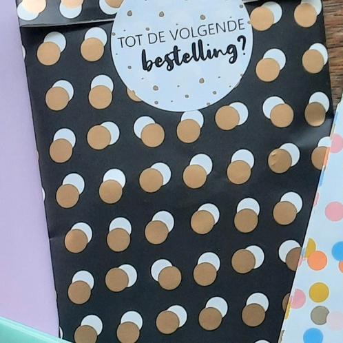 Papieren inpakzakjes dots stippen zakjes print handgemaakt, Diversen, Cadeaupapier, Nieuw, Verzenden