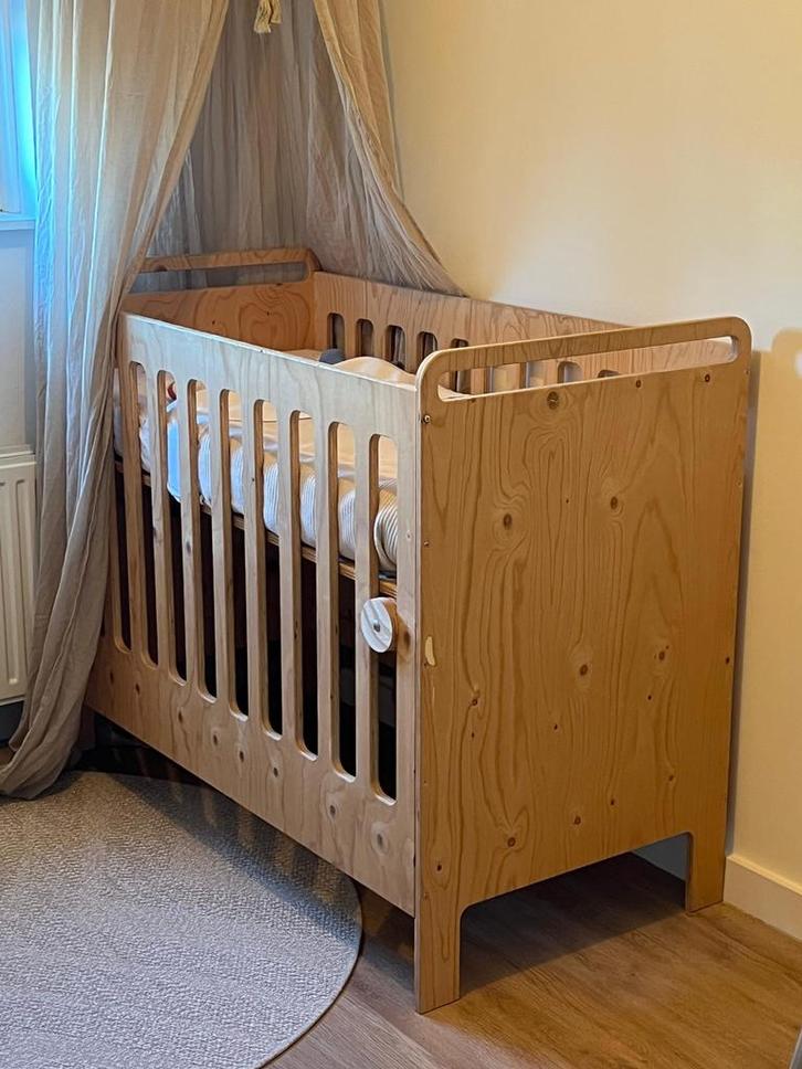 Houten Ledikant Dertigzes - Zo Goed Als Nieuw, Kinderen en Baby's, Babywiegjes en Ledikanten, Zo goed als nieuw, Ledikant, Ophalen