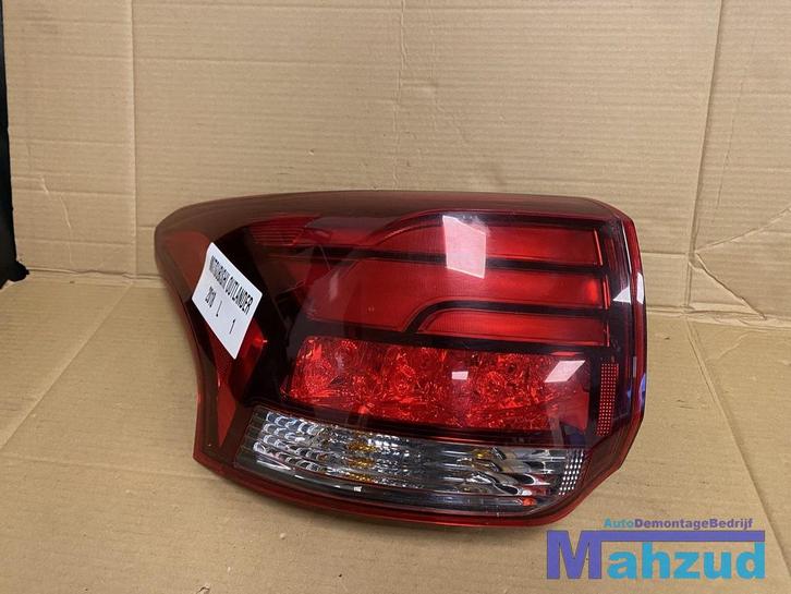 MITSUBISHI OUTLANDER PHEV Achterlicht Links 2015-2021, Auto-onderdelen, Verlichting, Mitsubishi, Gebruikt, Ophalen of Verzenden