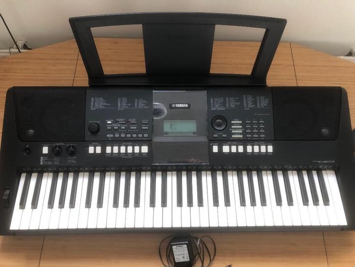 Keyboard Yamaha PSR E423, Muziek en Instrumenten, Keyboards, Zo goed als nieuw, 61 toetsen, Yamaha, Aanslaggevoelig, Ophalen