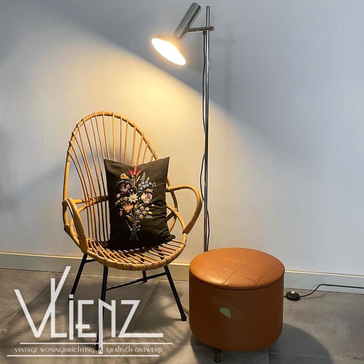 Vintage, midcentury staande lamp verchroomd, spot, Huis en Inrichting, Lampen | Vloerlampen, Gebruikt, 150 tot 200 cm, Metaal