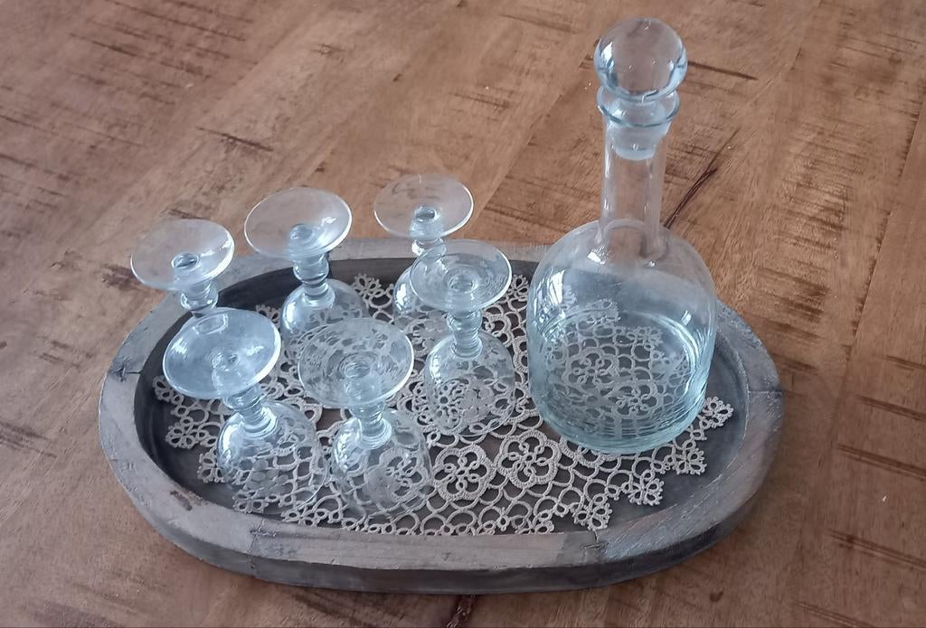 Oude likeurenset met dienblad en kleedje, Antiek en Kunst, Antiek | Glas en Kristal, Ophalen of Verzenden