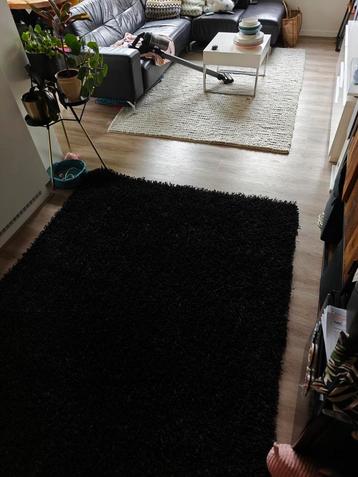 Zwart vloerkleed hoogpolig 130x200 beschikbaar voor biedingen