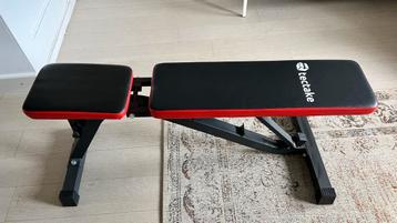 Verstelbare fitnessbank beschikbaar voor biedingen