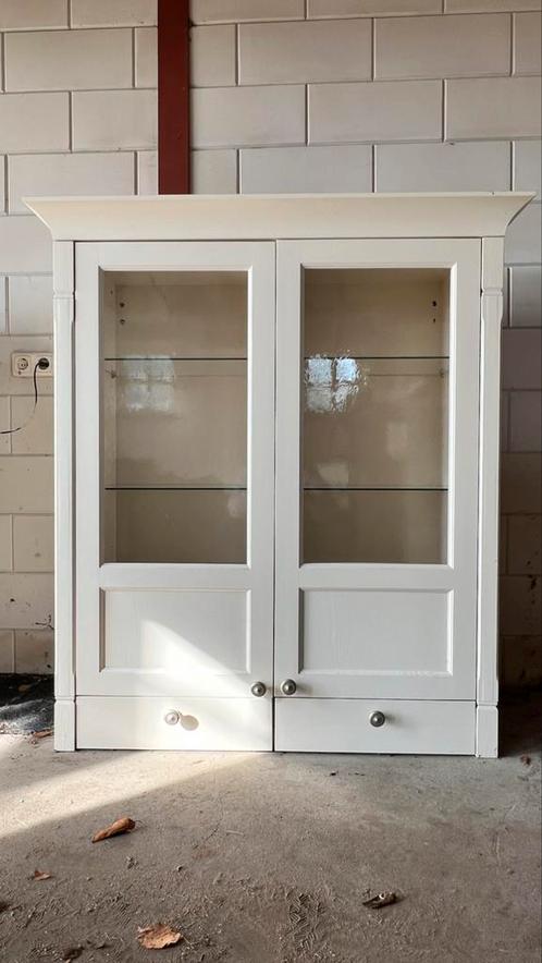 Kwalitatieve buffetkast met glas en 2 inbouw spotjes., Huis en Inrichting, Kasten | Buffetkasten, Ophalen