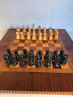 Verzwaard groot schaakspel  + schaakbord, Ophalen of Verzenden