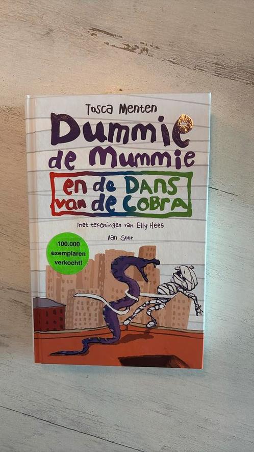 Tosca Menten - Dummie de mummie en de dans van de cobra, Boeken, Kinderboeken | Jeugd | onder 10 jaar, Zo goed als nieuw, Ophalen of Verzenden