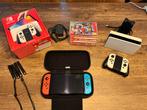 Nintendo Switch OLED + case + 4 JoyCons & dock + 7 top games, Spelcomputers en Games, Met games, Zo goed als nieuw, Met 3 controllers of meer