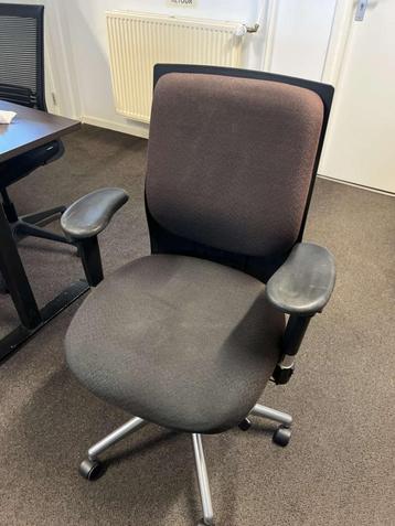 bureau stoel beschikbaar voor biedingen