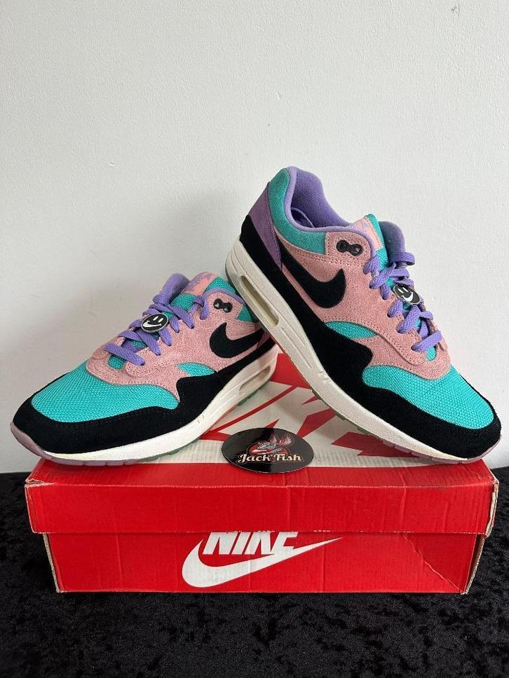 Nike air Max 1 Have a nike day - size 42,5, Kleding | Heren, Schoenen, Zo goed als nieuw, Sneakers of Gympen, Overige kleuren