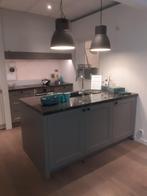 Showroom keuken, Huis en Inrichting, Keuken | Complete keukens, Ophalen, Dubbelwandige keuken, Met kookeiland, Grijs