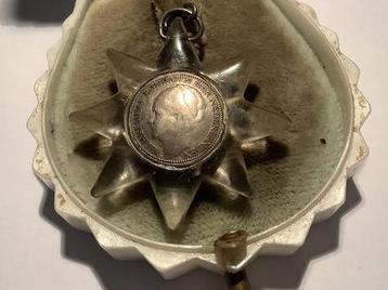 Ster voor hart hang met zilver Wilhelmina munt erin beschikbaar voor biedingen