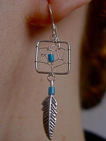 Zilveren 925 zilver oorhangers dromenvanger veer licht blauw beschikbaar voor biedingen