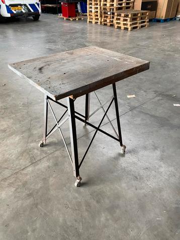 Bijzet tafel werkbank werk garage gebruikt teab beschikbaar voor biedingen