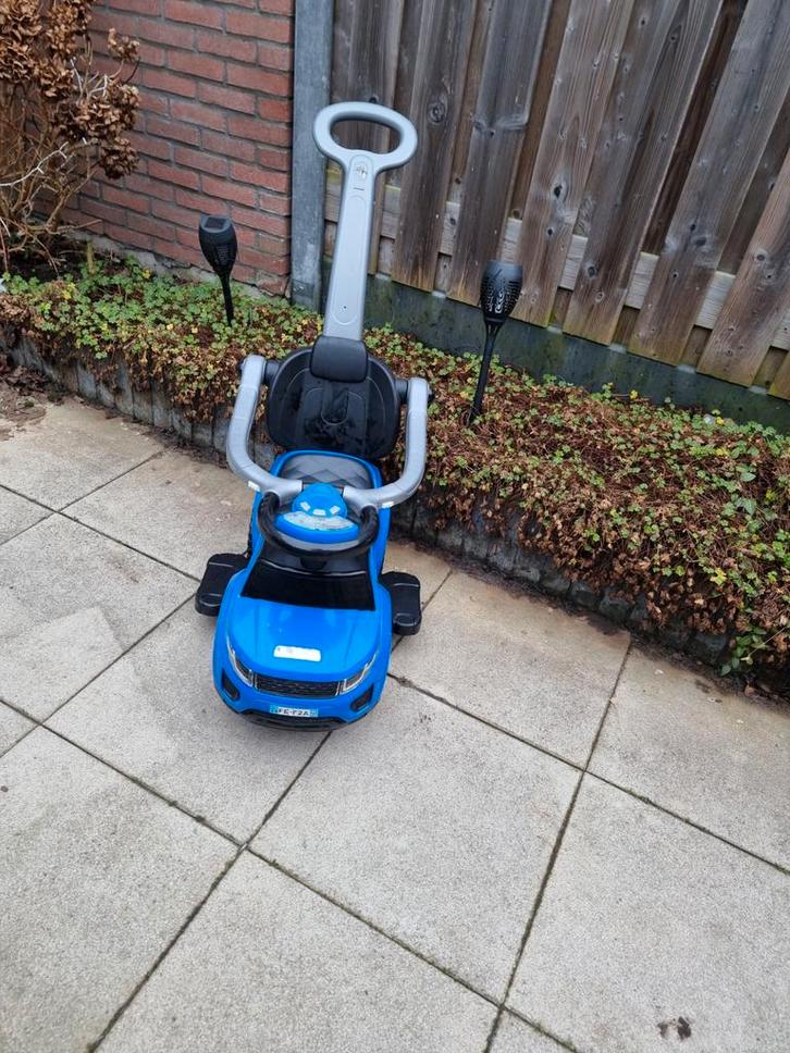 Blauwe sportauto met Duwstang, Kinderen en Baby's, Speelgoed | Buiten | Voertuigen en Loopfietsen, Gebruikt, Duwvoertuig, Ophalen