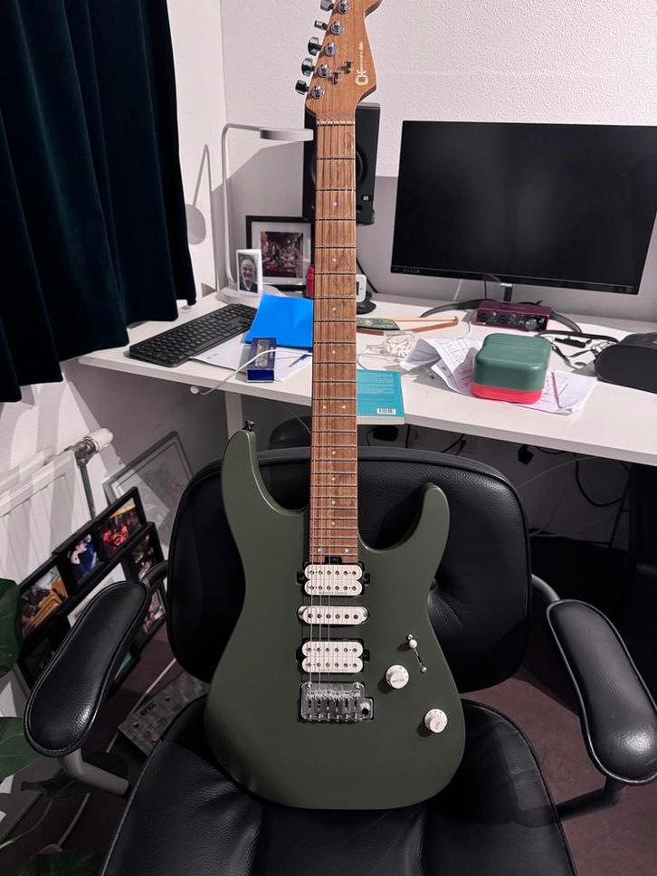 Charvel DK24 army drab, Muziek en Instrumenten, Snaarinstrumenten | Gitaren | Elektrisch, Gebruikt, Solid body, Overige merken