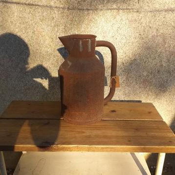 Gratis water kan  brocante,  antiek  beschikbaar voor biedingen