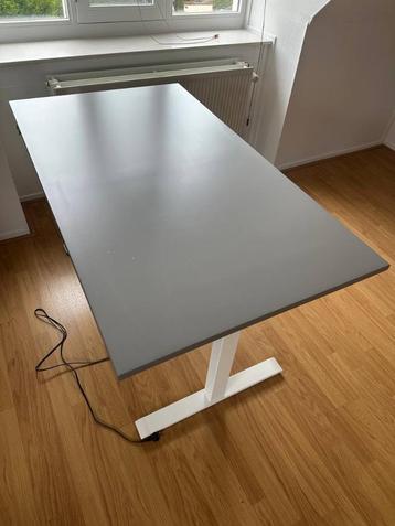 IKEA Rodulf standing desk beschikbaar voor biedingen