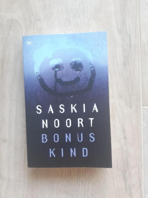 Saskia Noort – Bonuskind, Boeken, Thrillers, Zo goed als nieuw, Nederland, Ophalen of Verzenden