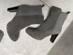 Clarks enkellaarsjes / mt 40 / kleur grijs, Kleding | Dames, Ophalen of Verzenden, Zo goed als nieuw, Grijs