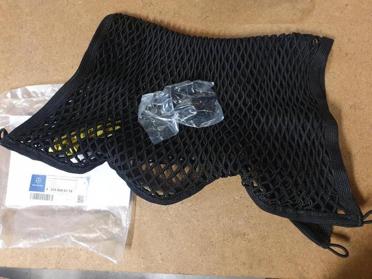 Originele nieuwe bagagenet W205 C-Klasse A2058600174, Auto-onderdelen, Interieur en Bekleding, Mercedes-Benz, Nieuw