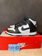 ✅ Nike Dunk High Panda Black White EU 37,5, Kleding | Dames, Schoenen, Nieuw, Ophalen of Verzenden