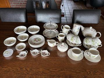 Groot theeservies 37delig Marjolein Bastin Wildflowers beschikbaar voor biedingen