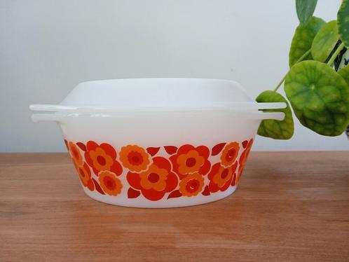 Vintage retro ARCOPAL FRANCE LOTUS ovenschaal dekschaal, Verzamelen, Retro, Overige typen, Ophalen of Verzenden