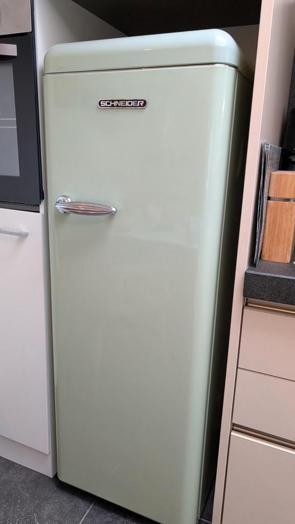 Retro koelkast Schneider (Smeg look-a-like), Witgoed en Apparatuur, Koelkasten en IJskasten, Gebruikt, Met vriesvak, 200 liter of meer