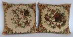 2 GOBELIN KUSSENS (Beige basis kleur met vogel/vlindermotief, Huis en Inrichting, Ophalen, Zo goed als nieuw, Beige, Vierkant