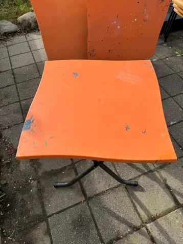 11 zeer stevige klaptafels/hobby tafels 70x70 cm. beschikbaar voor biedingen