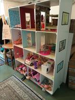 Groot poppenhuis van hout incl toebehoren, Ophalen, Zo goed als nieuw, Poppenhuis