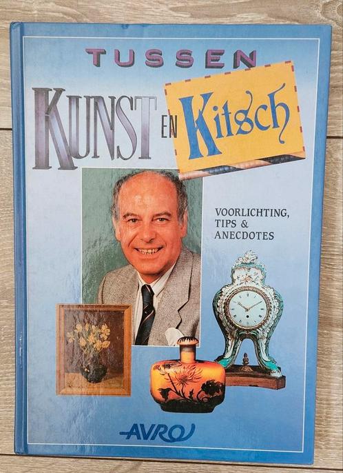 Tussen Kunst en Kitsch, Boeken, Film, Tv en Media, Zo goed als nieuw, Ophalen of Verzenden