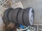 4 autobanden Dacia en 1 reserve band  met stalen velgen, Auto-onderdelen, Banden en Velgen, Ophalen, Gebruikt, 15 inch, Banden en Velgen