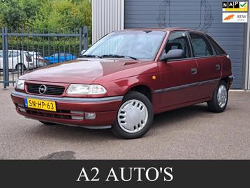 Opel Astra 1.6i Edition Automaat|Cruise|Airco beschikbaar voor biedingen