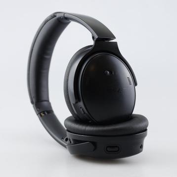 Bose QuietComfort 45 Noise Canceling Bluetooth Koptelefoon beschikbaar voor biedingen