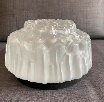 Vintage Massive opaline plafonniëre beschikbaar voor biedingen