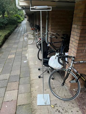 Designlamp beschikbaar voor biedingen