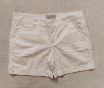 Esprit korte broek wit maat 36 beschikbaar voor biedingen