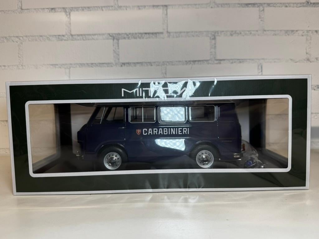 MITICA 1:18 ALFA ROMEO F12 MINIBUS CARABINIERI POLITIE NIEUW, Ophalen of Verzenden, Nieuw, Auto, Overige merken