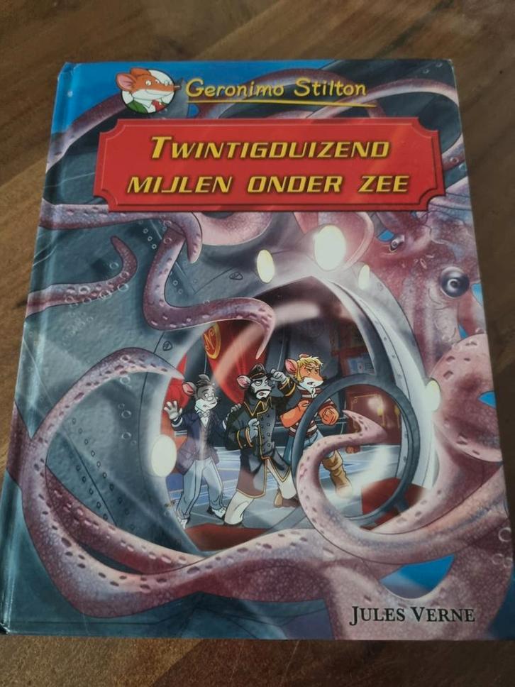 Geronimo Stilton - Twintigduizend mijlen onder zee, Boeken, Kinderboeken | Jeugd | onder 10 jaar, Zo goed als nieuw, Fictie algemeen