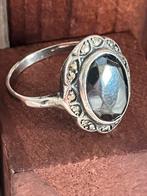 Zilveren ring met hematiet, Sieraden, Tassen en Uiterlijk, Ringen, 18 tot 19, Ophalen of Verzenden, Zo goed als nieuw, Dame