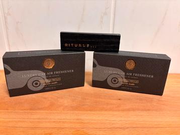 Ritual Velvet Oudh autoparfum houder met 2 navullingen. beschikbaar voor biedingen
